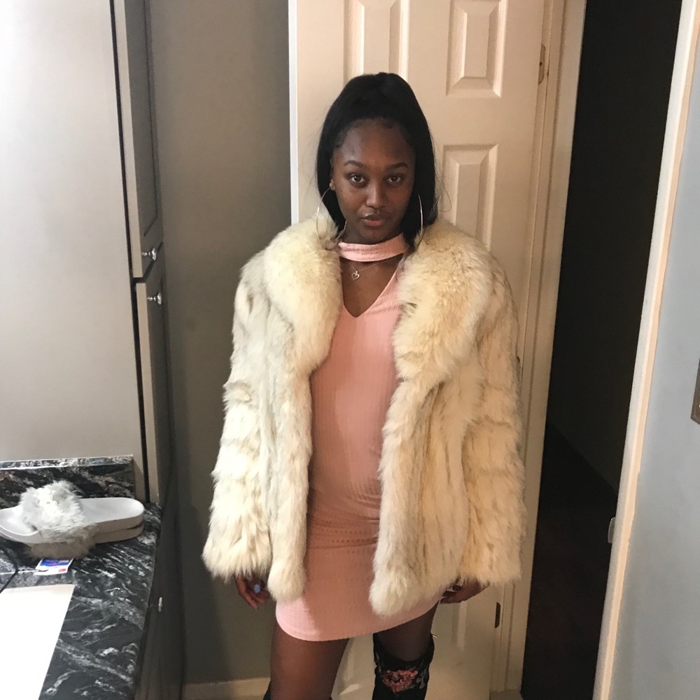 A Saga Fox Mink Fur Coat - Picture 5 of 8